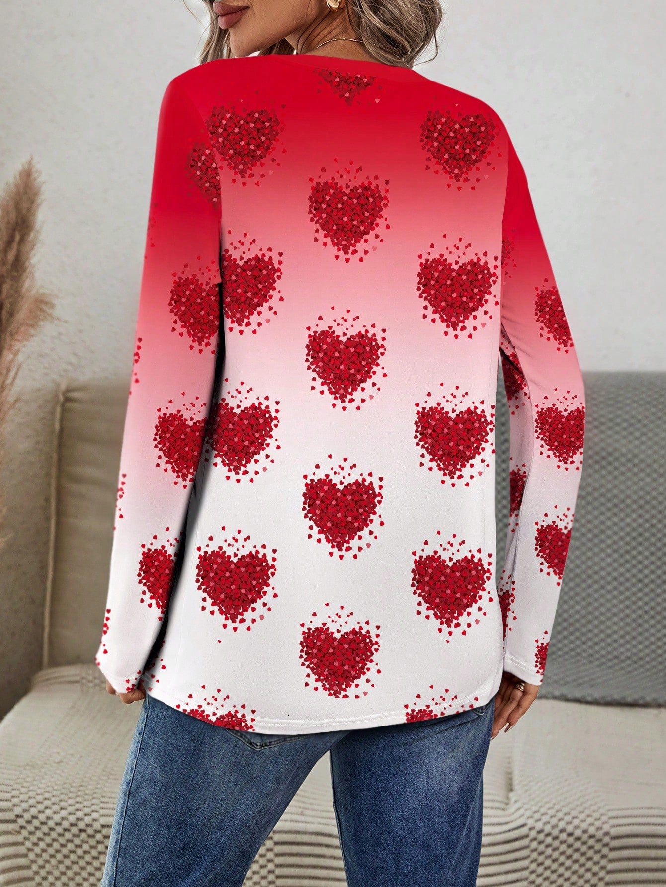 Valentine's Day Heart Ombre Graphic Round Neck Long Sleeve Printed T-Shirt For Women
