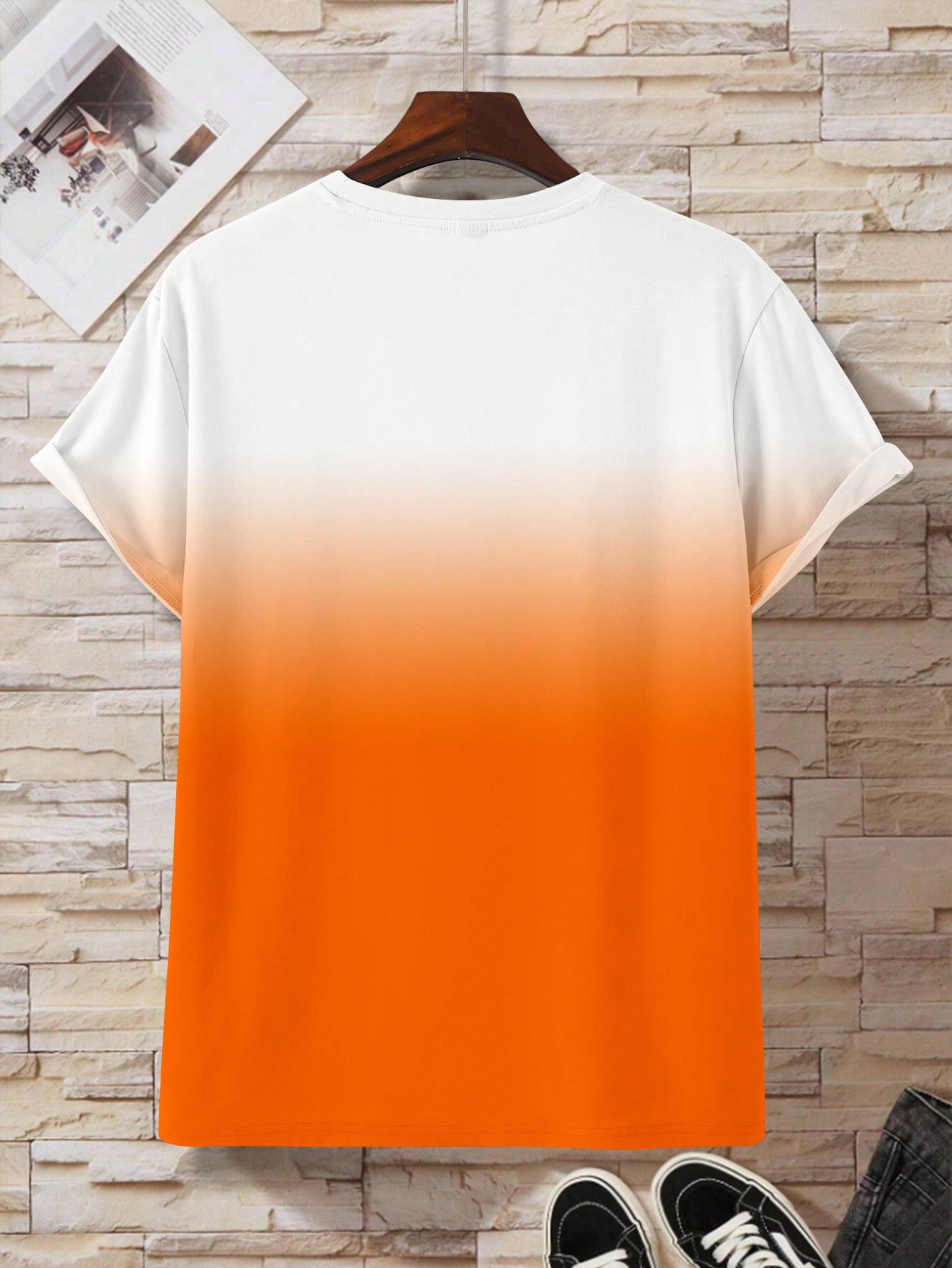 Manfinity RSRT Round Neck Digital Printed Ombre Color Summer Casual Short Sleeve T-Shirt