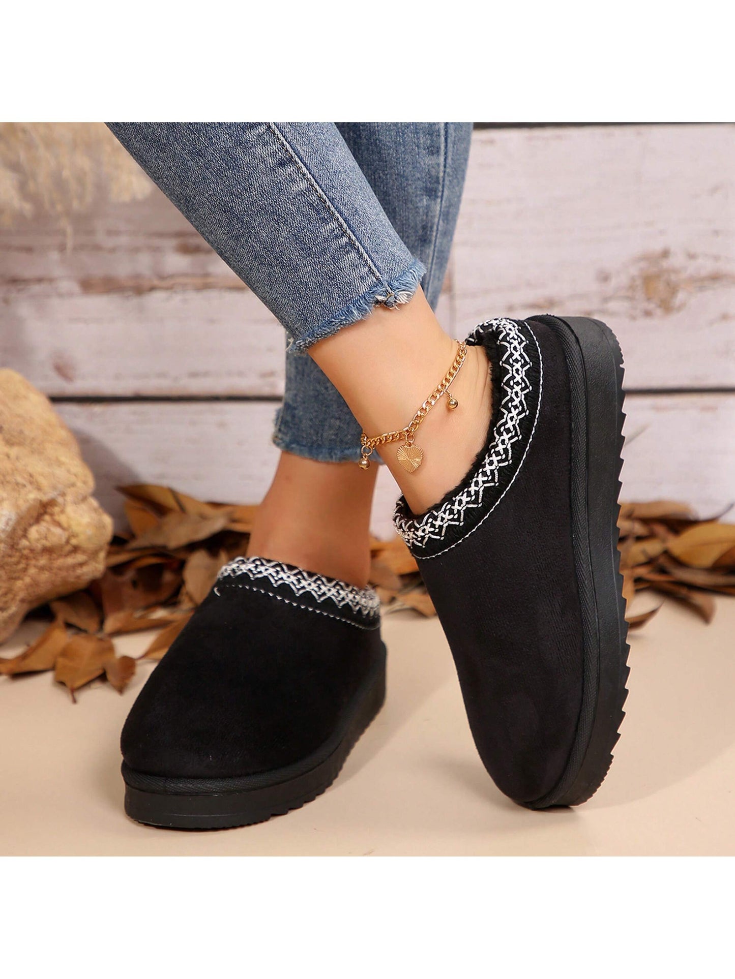 Women's Fur Lined Sandals And Platform Snow Boots - Warm And Durable Shoes For Outdoor Non Slip Comfort, Thickened Flat Soles With Winter Slippers