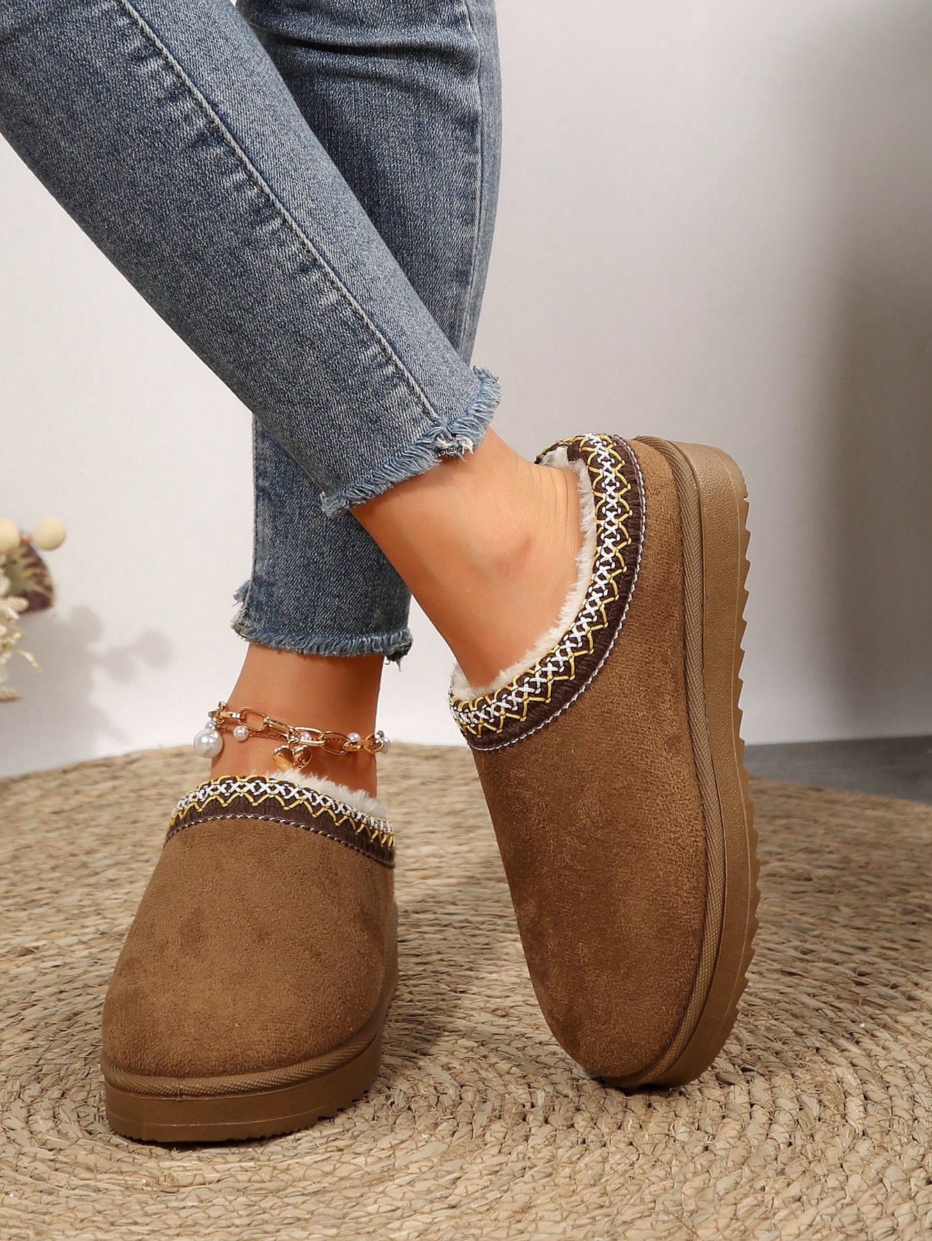 Women's Fur Lined Sandals And Platform Snow Boots - Warm And Durable Shoes For Outdoor Non Slip Comfort, Thickened Flat Soles With Winter Slippers